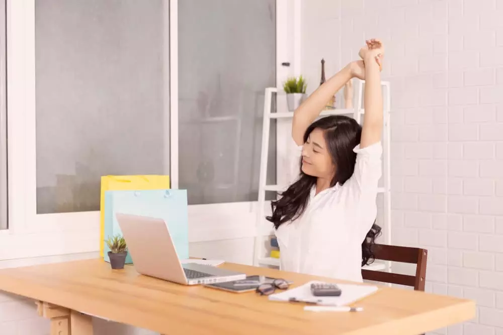 適度にカラダを動かす女性